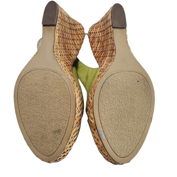 Basket Weave Wedge Sandals in Green - Picture 6 of 6